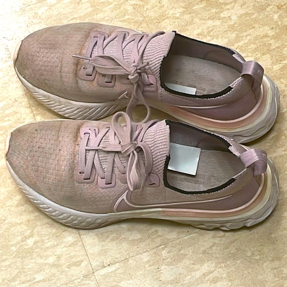 Nike shoes size 8